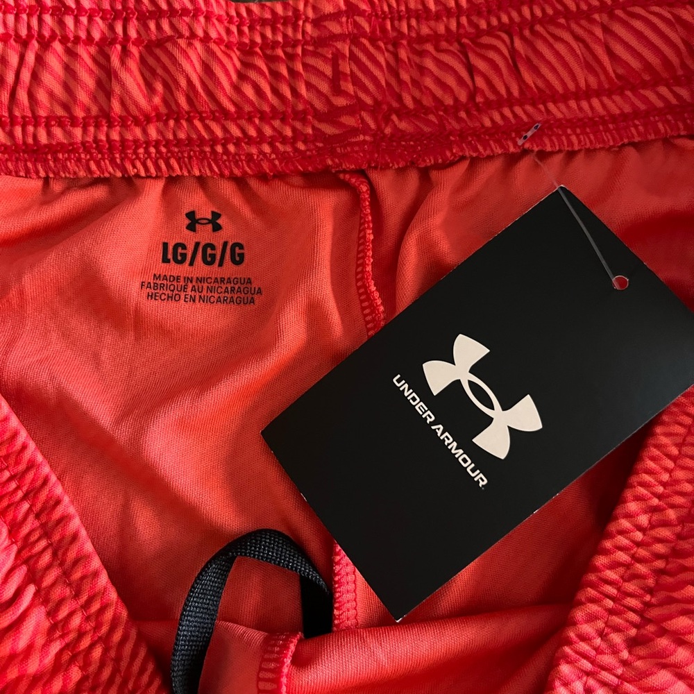 Under Armour Men's Athletic Shorts NWT - Picture 7 of 9